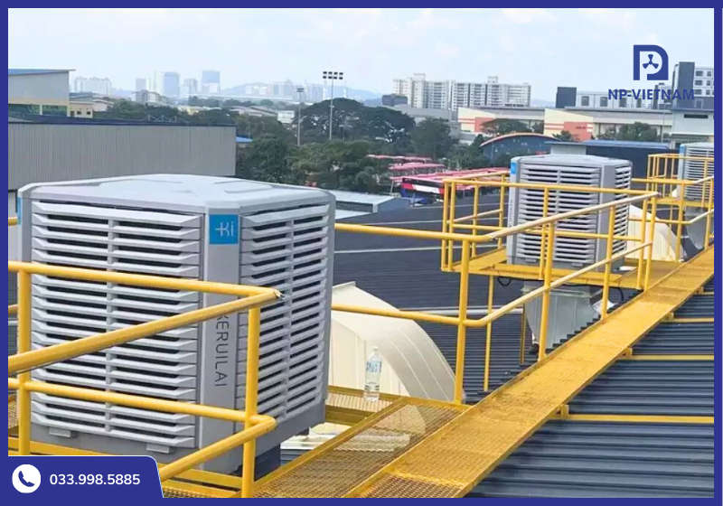 Máy làm mát công nghiệp là thiết bị trong hệ thống làm mát bằng nước trực tiếp