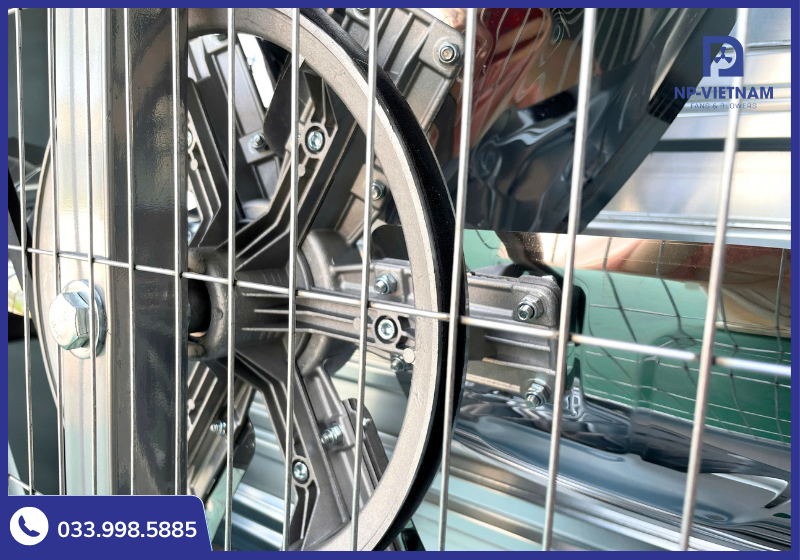 Cận cảnh Puly và bánh tỳ quạt hút công nghiệp NAKO 1220x1220