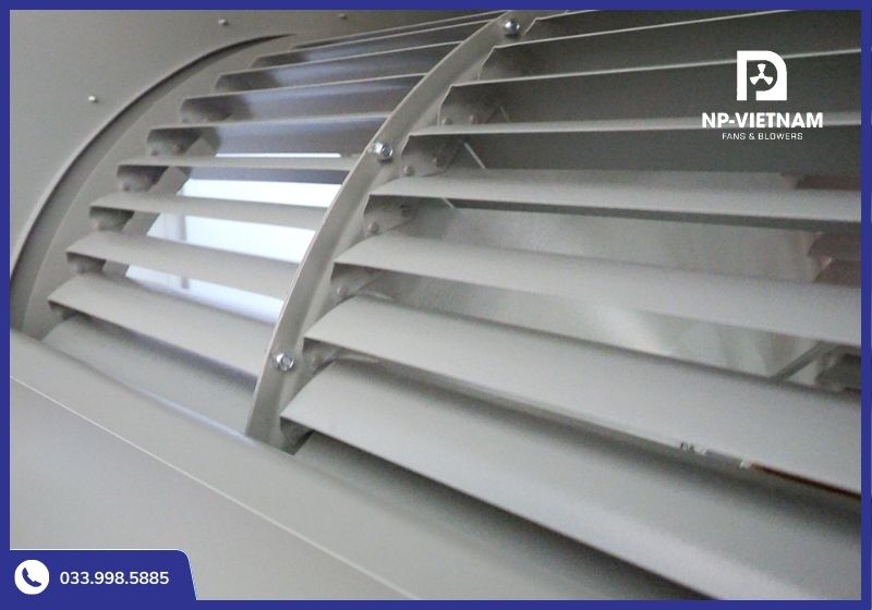 Cánh quạt ly tâm bằng thép bên trong máy