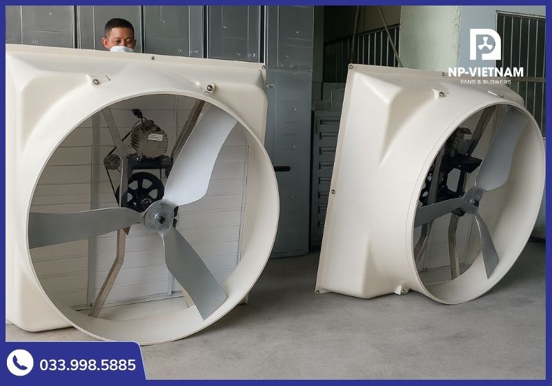 Quạt hút Composite NAKO - Giải pháp tối ưu cho môi trường chăn nuôi cần bật quạt cả ngày
