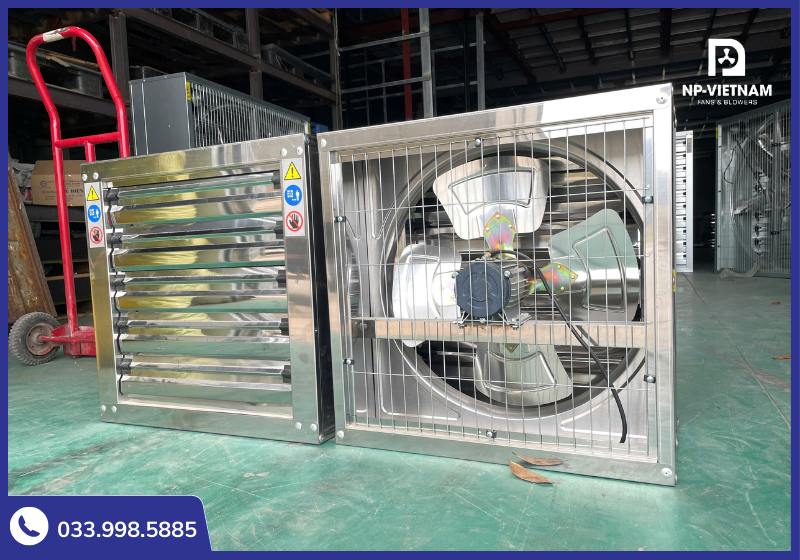 Cận cảnh mặt trước và mặt sau của sản phẩm