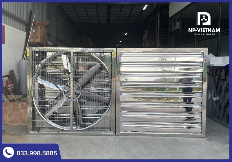 Cận cảnh quạt thông gió inox 430 thương hiệu NAKO với khung vỏ dày 1.0mm chắc chắn.