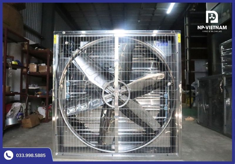 Quạt thông gió inox NAKO có độ bền cao, phù hợp môi trường ẩm và mùi