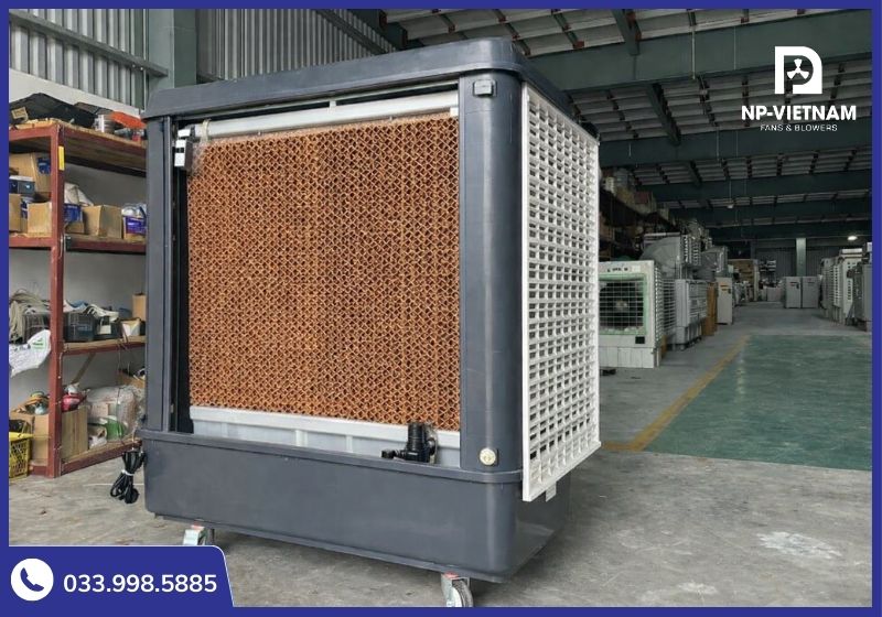 Tấm làm mát Cooling Pad 5090 dày 10cm giúp tối ưu hóa khả năng hạ nhiệt cho quạt hơi nước công nghiệp lớn.