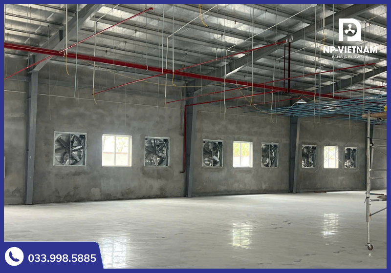 Quạt hút công nghiệp có thể được lắp cố định vào tường đề giảm hiện hiện cộng hưởng tiếng ồn