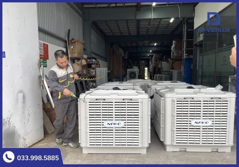 Vệ sinh thường xuyên để tránh xảy ra tình trạng quạt hơi nước bị lỗi