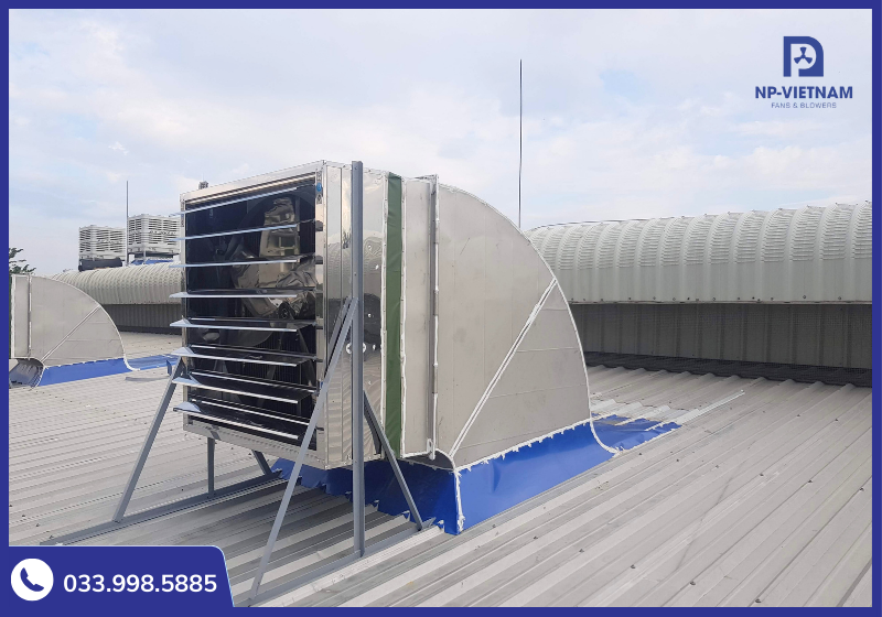 Quạt NAKO inox được lắp đặt trên mái giúp tăng hiệu quả thông gió nhà xưởng
